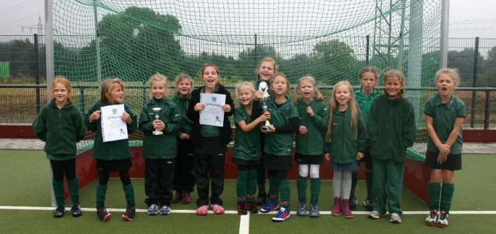 Mädchen D beim MTHC-Cup in Mettmann – Einmal und nie wieder