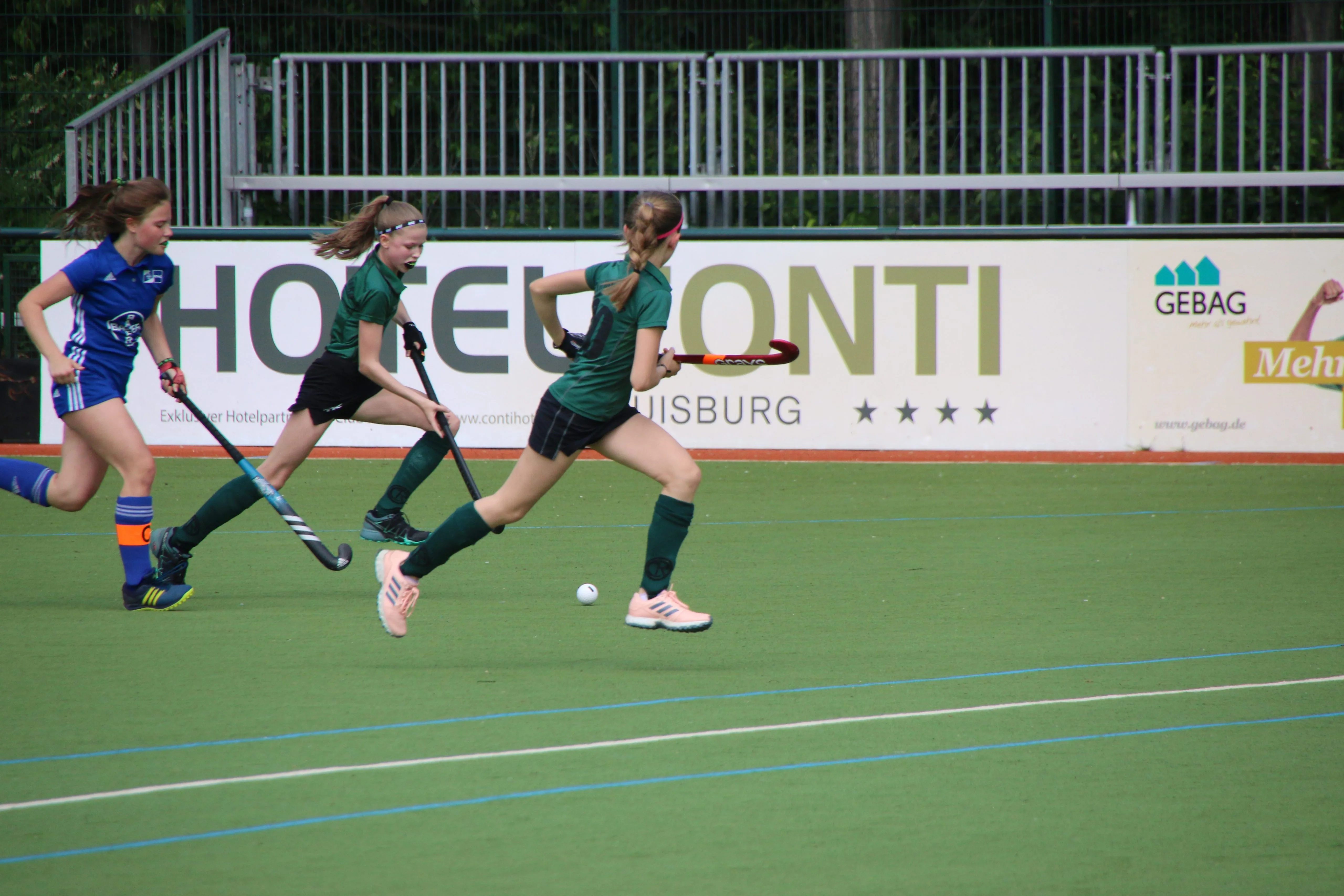 2. Spieltag Mädchen A RL gegen den RHTC Leverkusen endet 6:0