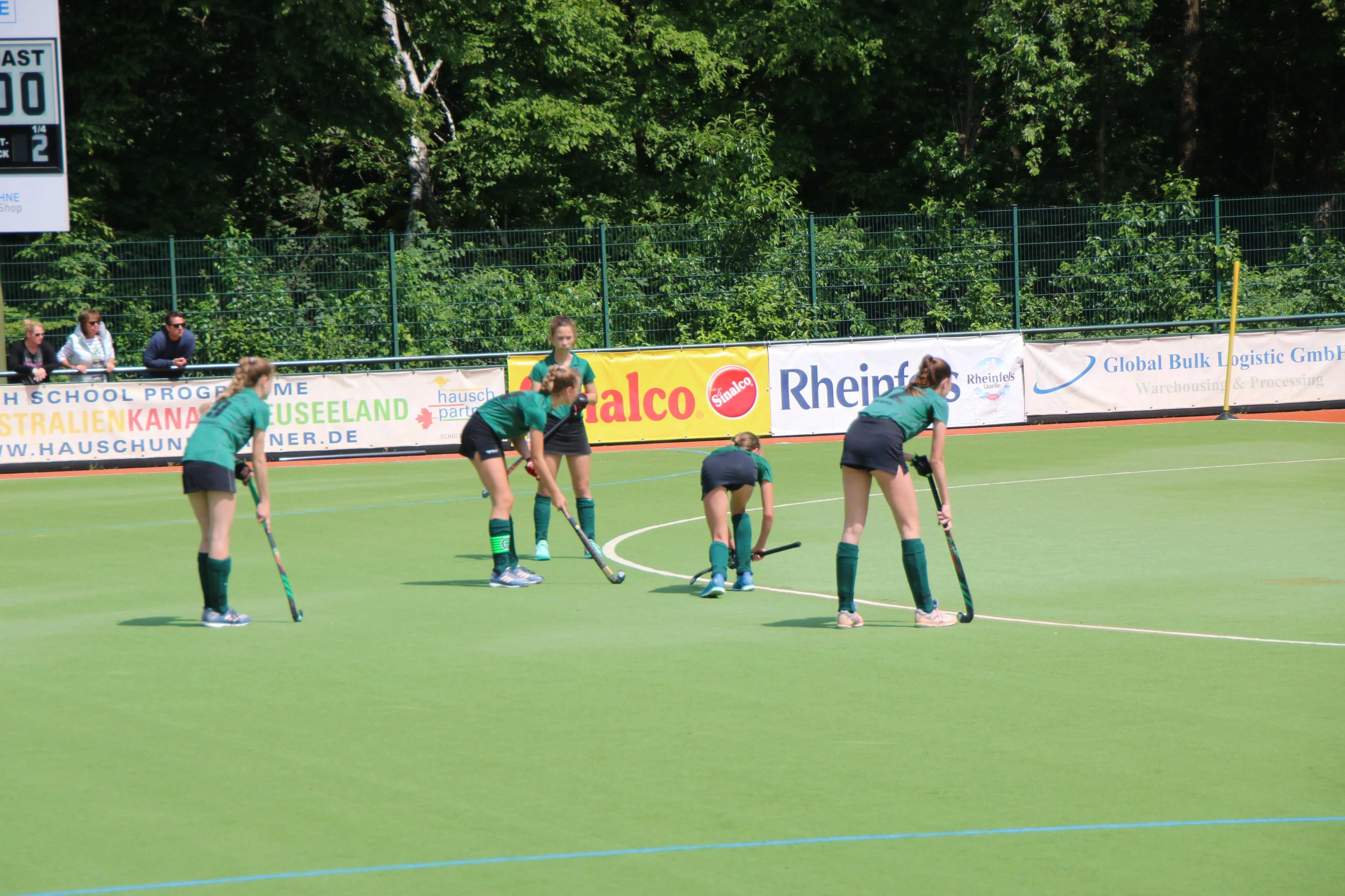 2. Spieltag Mädchen A RL gegen den RHTC Leverkusen endet 6:0