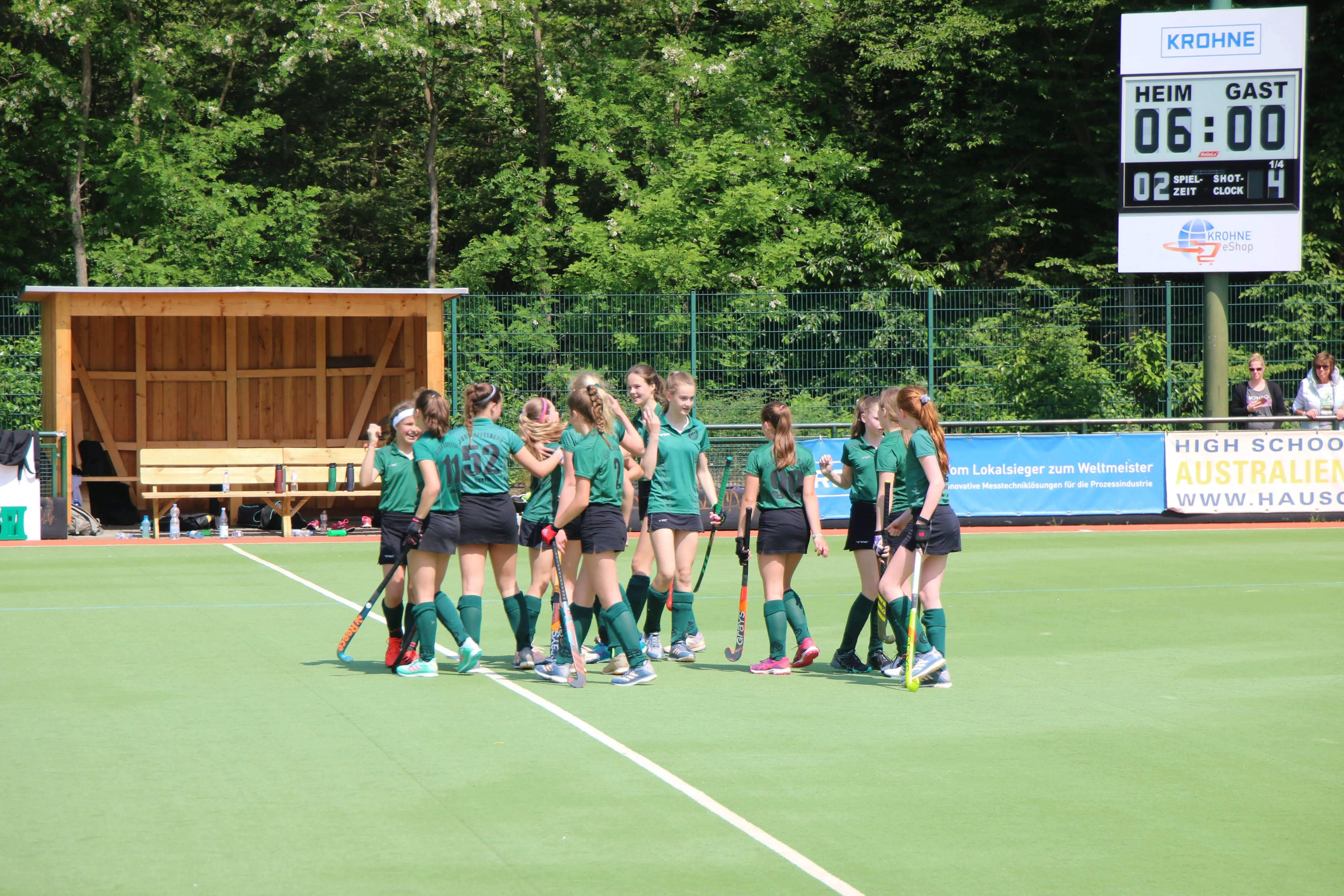 2. Spieltag Mädchen A RL gegen den RHTC Leverkusen endet 6:0