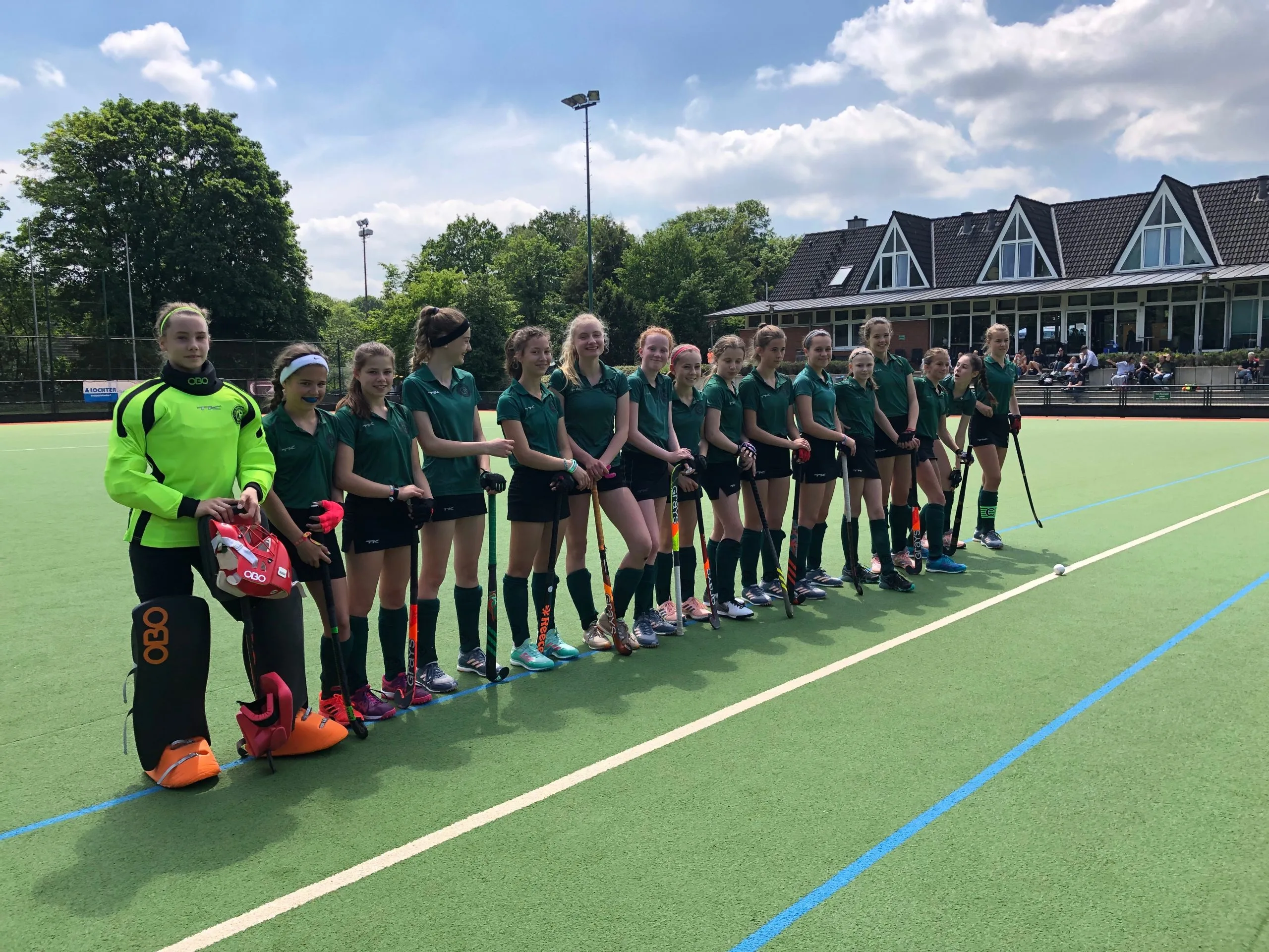 2. Spieltag Mädchen A RL gegen den RHTC Leverkusen endet 6:0