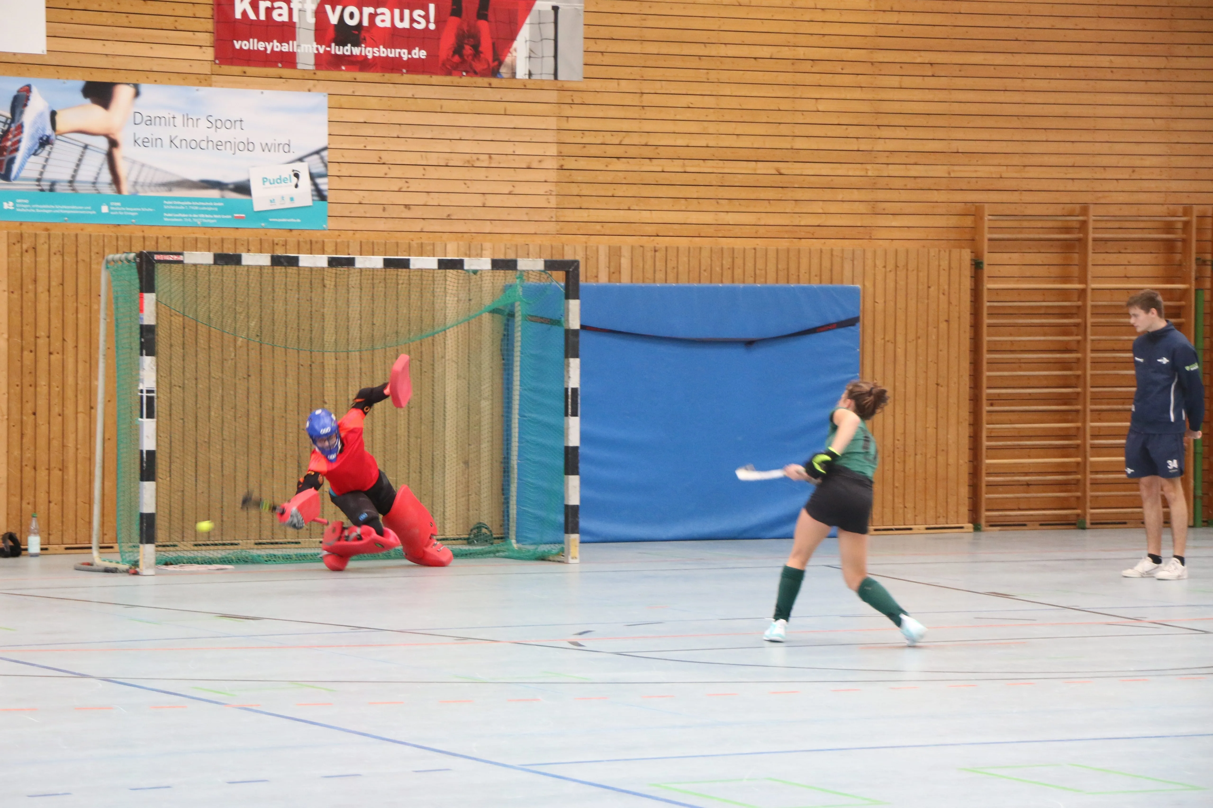 Erfolgreicher Auftakt in die Hallensaison – A-Mädchen siegen beim Juniorcup in Ludwigsburg