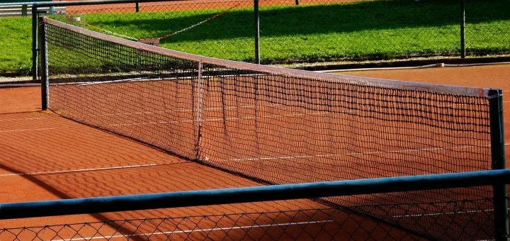 Freiluft-Tennis im Winter