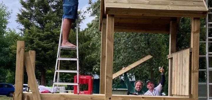 Bau des Spielplatzes schreitet voran!