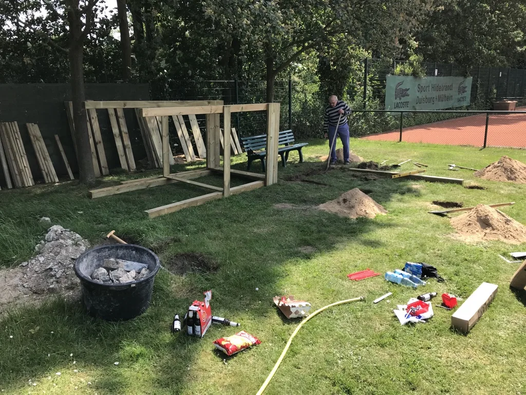Bau des Spielplatzes schreitet voran!