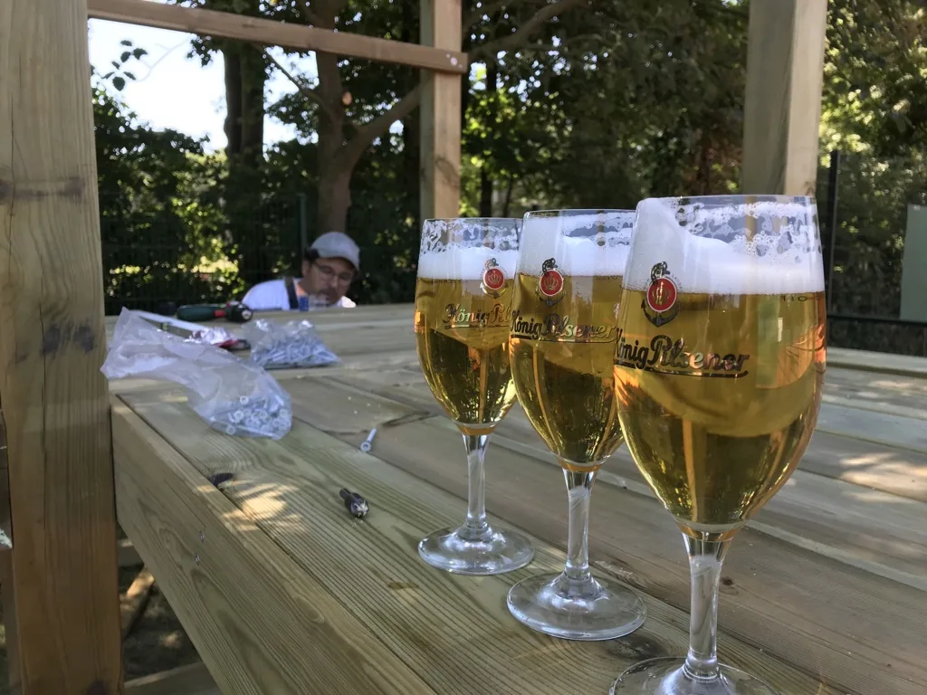 Bau des Spielplatzes schreitet voran!