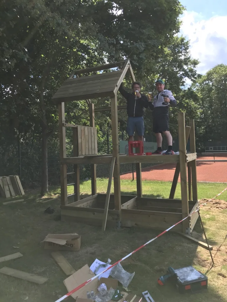 Bau des Spielplatzes schreitet voran!