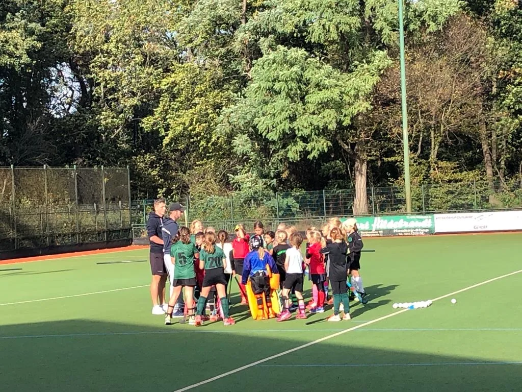 1. Herren-Training für die D- und C- Mädchen der Jhg. 2012 und 2011
