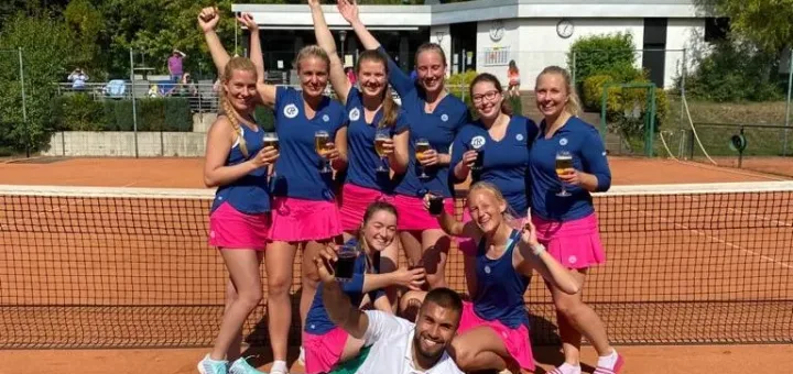 Souveräner Aufstieg der 1. Damen im Tennis!