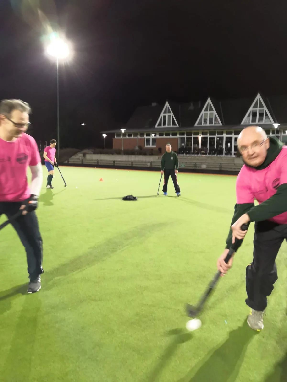 Pink gegen Rassismus