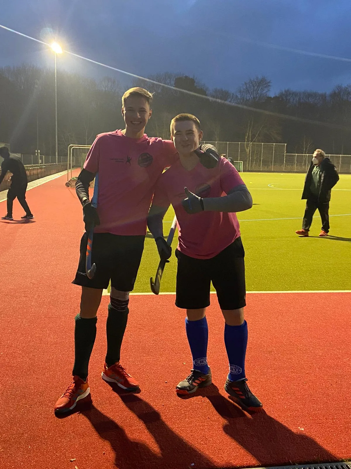 Pink gegen Rassismus