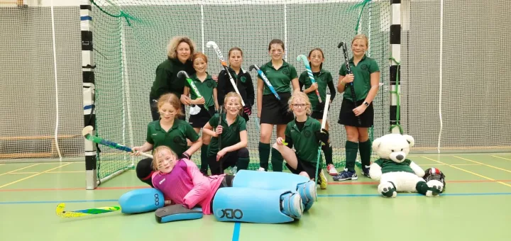 C-Mädchen gewinnen 2. Platz beim 67. Marzipan-Torten-Turnier in Lübeck