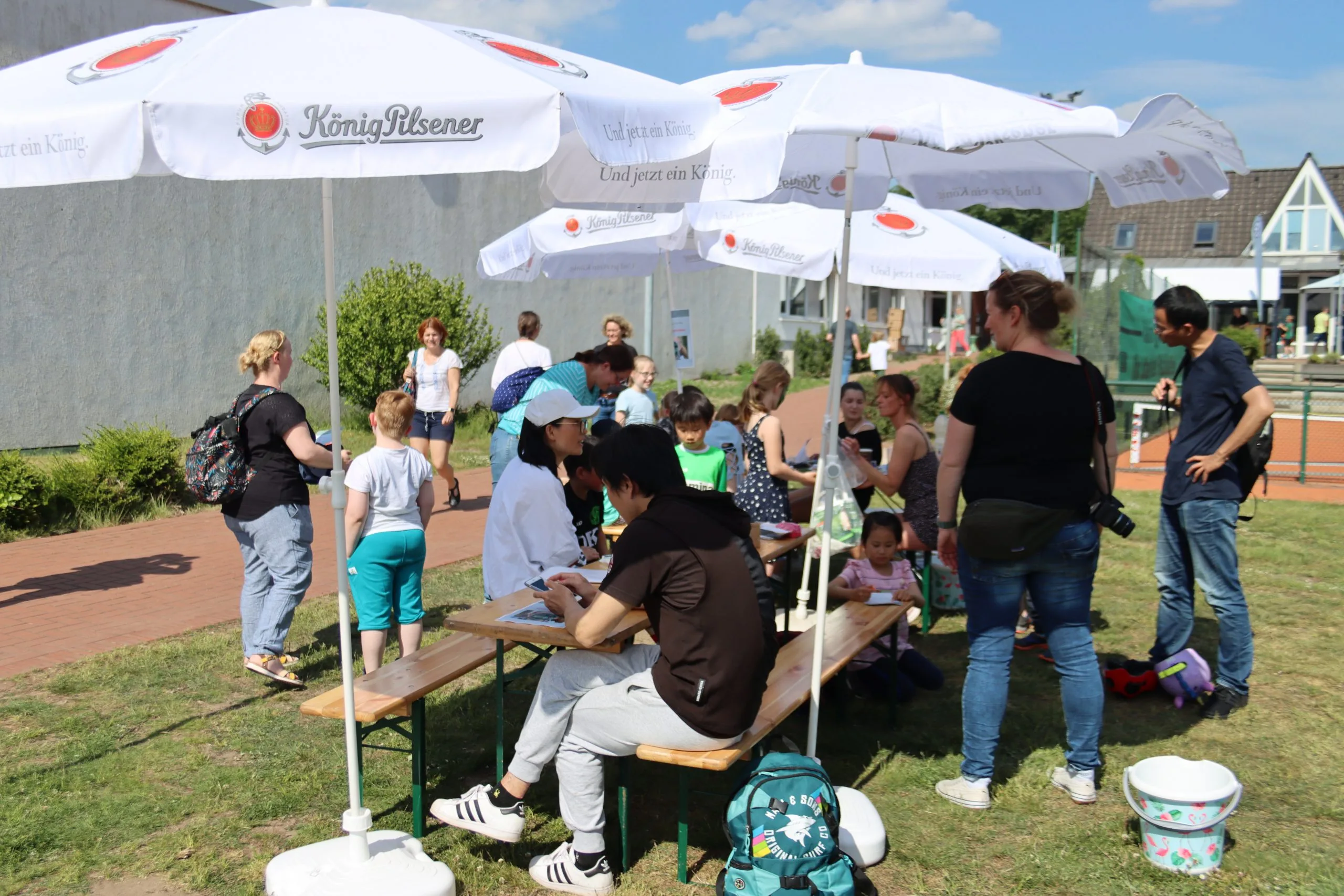 Sonne und Schlägertypen satt am Samstag