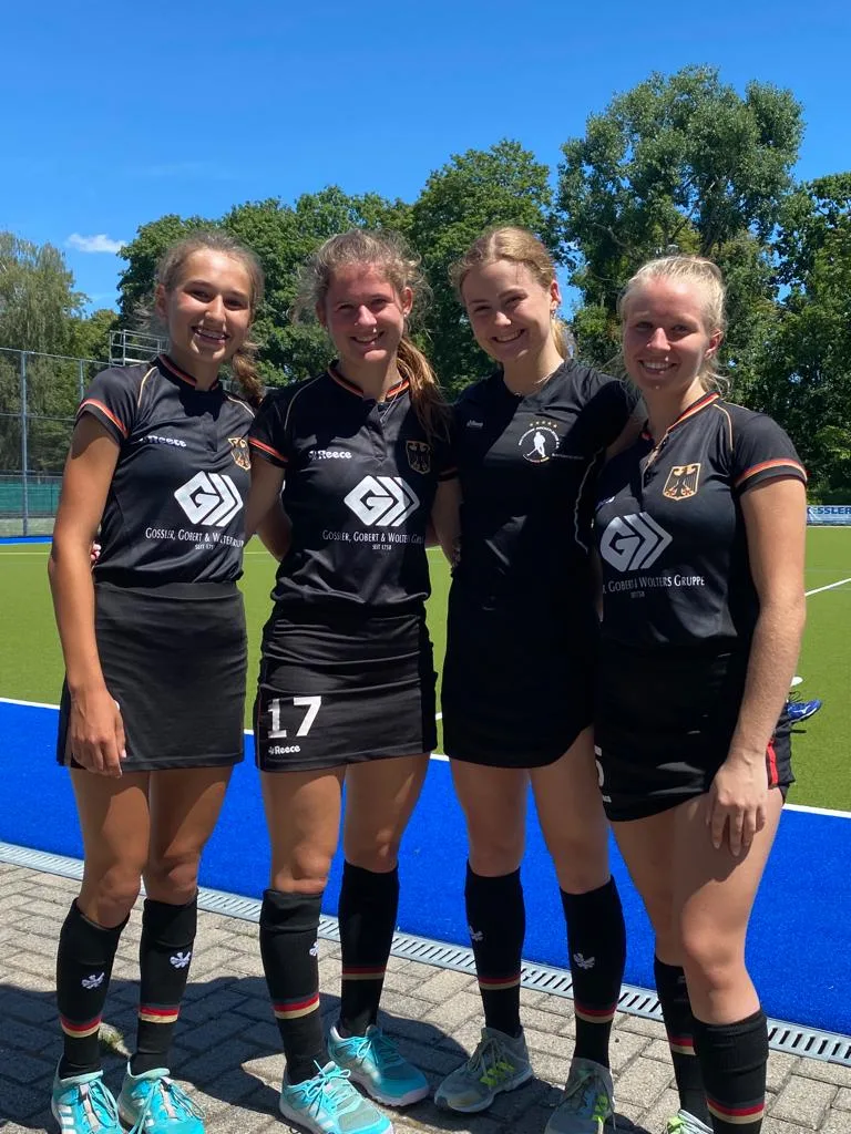 Drei Raffelbergerinnen nominiert für das Sommerturnier der U18 in Terrassa, Spanien.