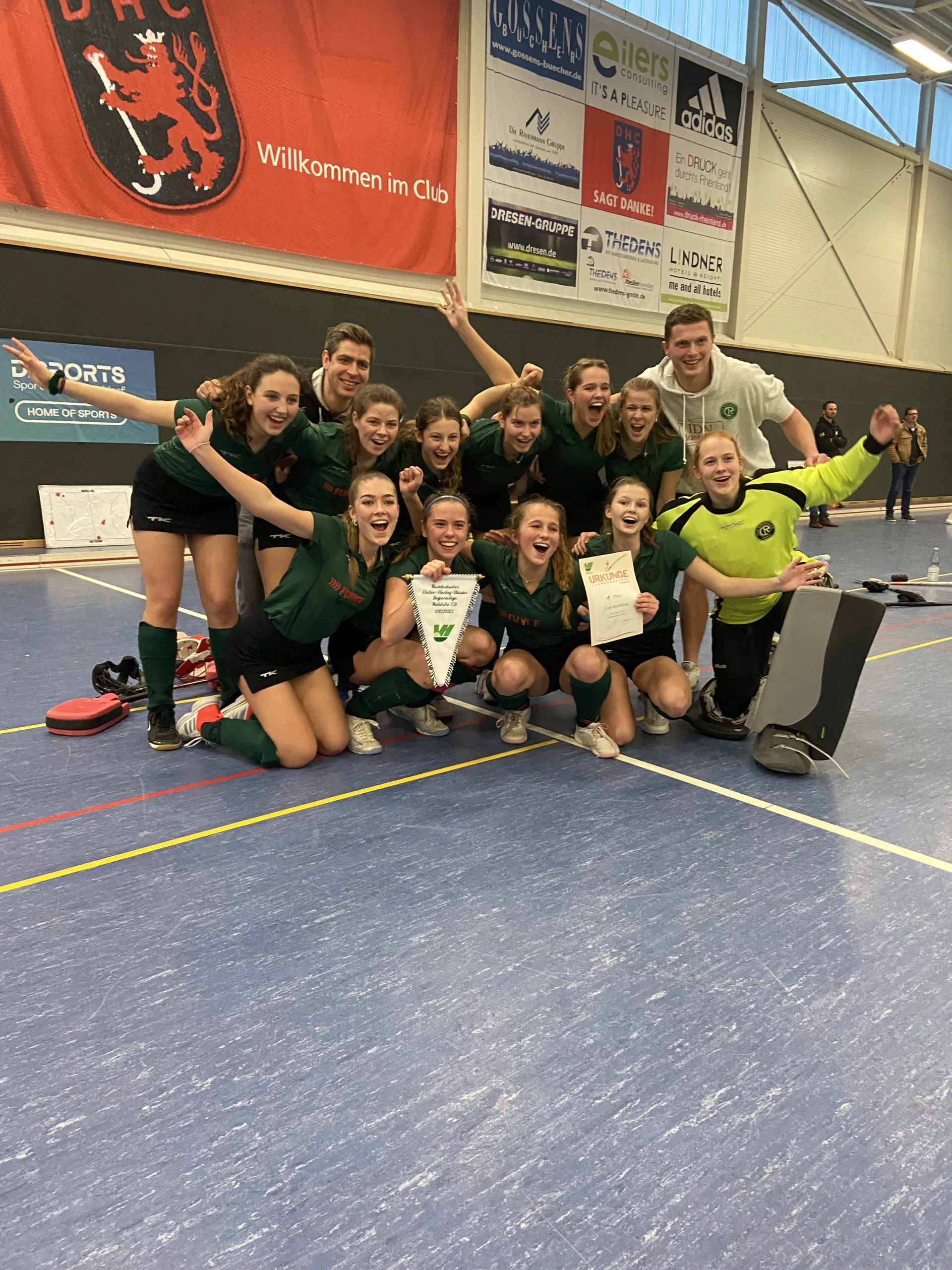 Makellos zum Hallentitel: Weibliche U16 qualifiziert alsWestmeister für die deutsche Endrunde