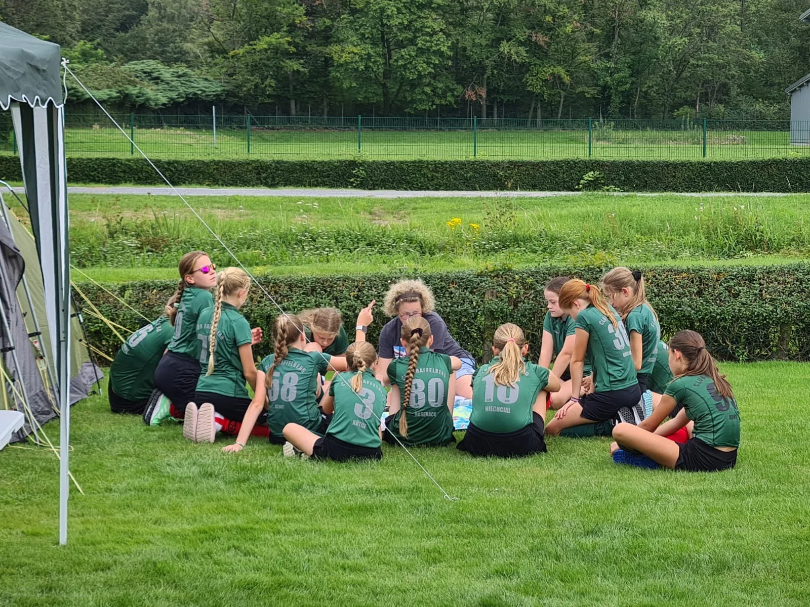 Tolles B-Mädchen Turnierwochenende bei RTHC Leverkusen