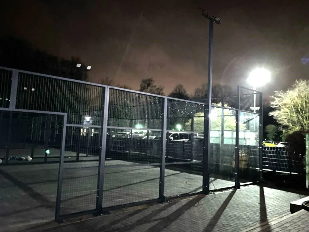 Padel Update: Schlechtes Wetter verzögert die Fertigstellung der Plätze