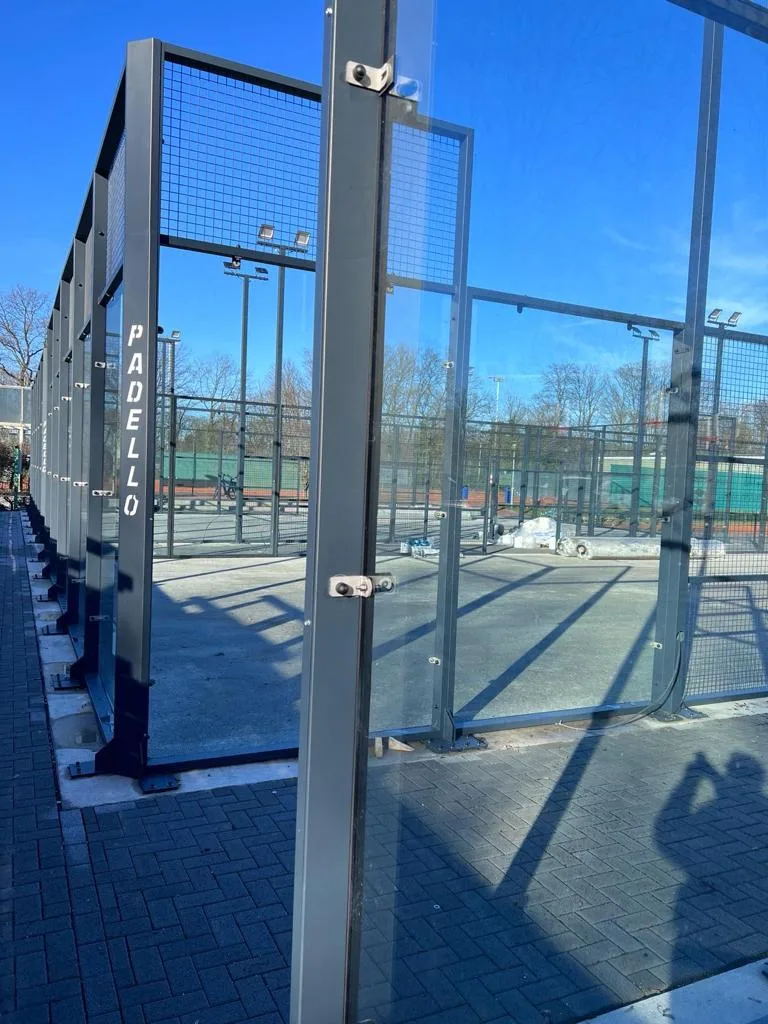 Fertigstellung der Padel-Plätze rückt näher …