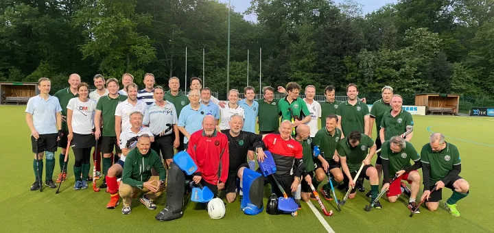 Traditionsspiel der Nulllösung gegen die Letzten Herren