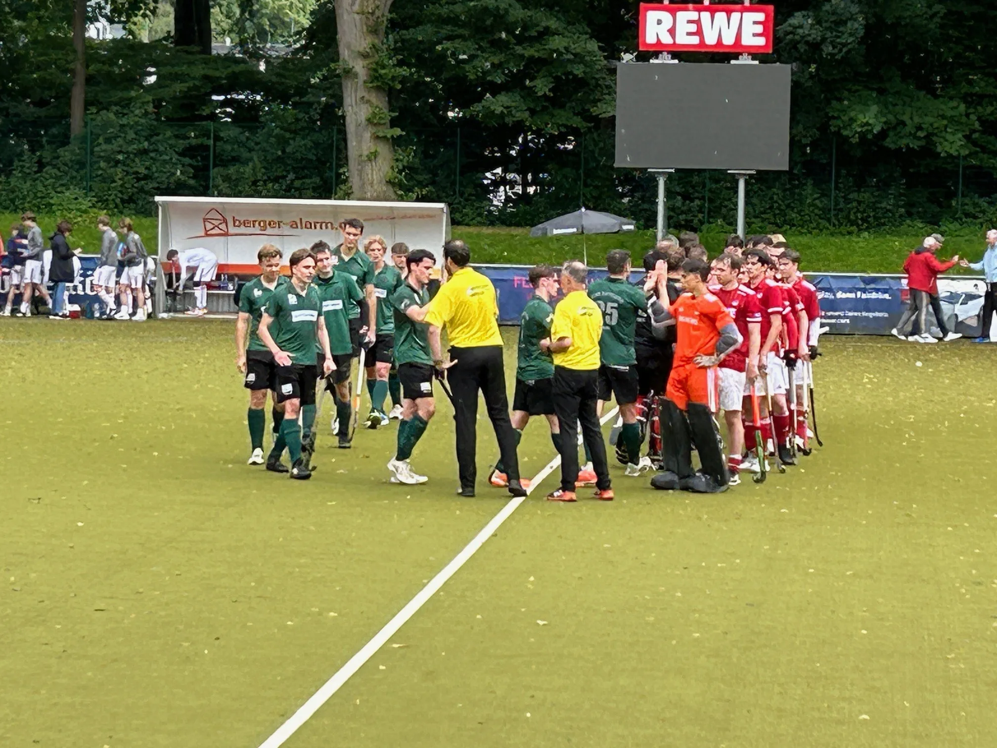 1.Herren gewinnen auch in Köln