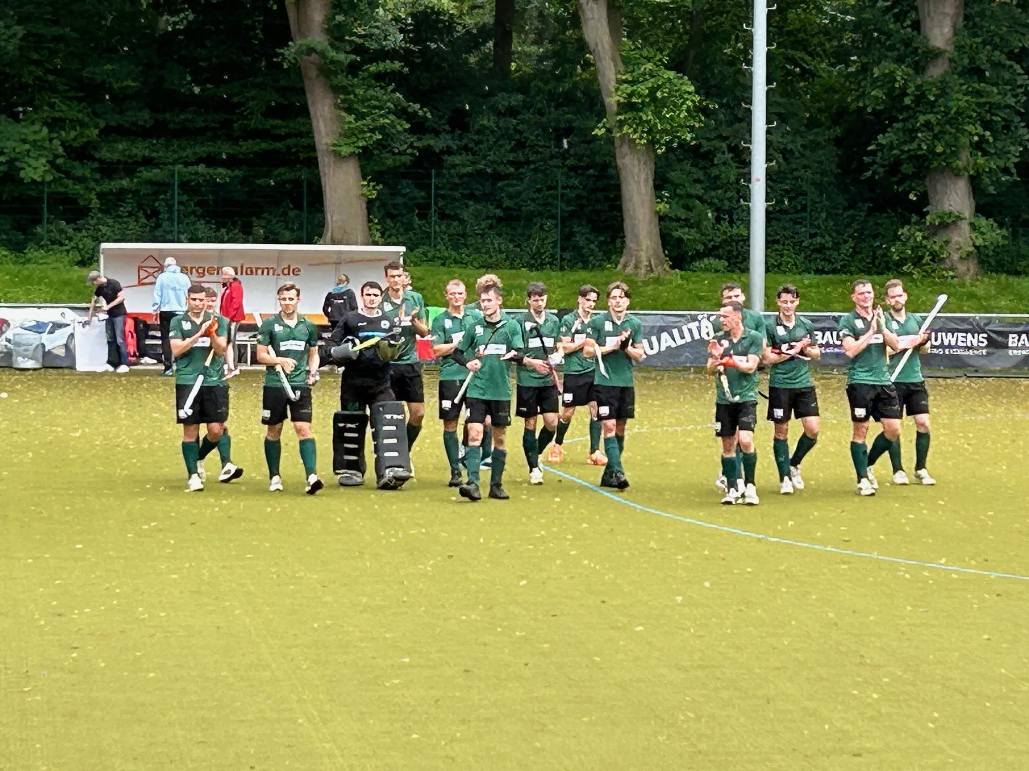 1.Herren gewinnen auch in Köln