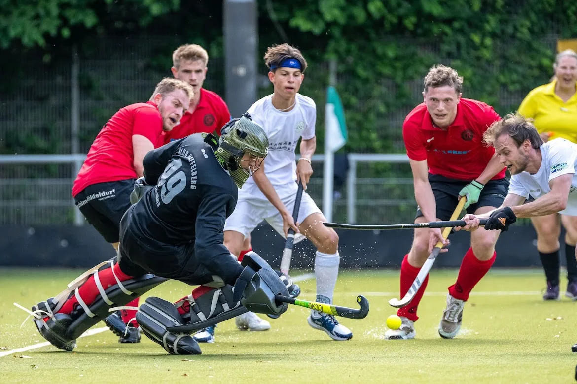 1.Herren gewinnen auch in Essen