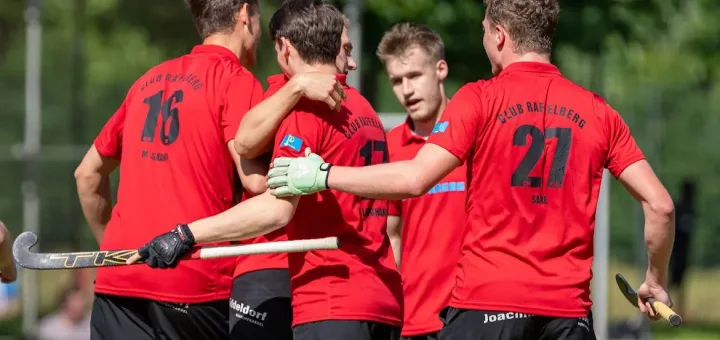 1.Herren gewinnen auch in Essen