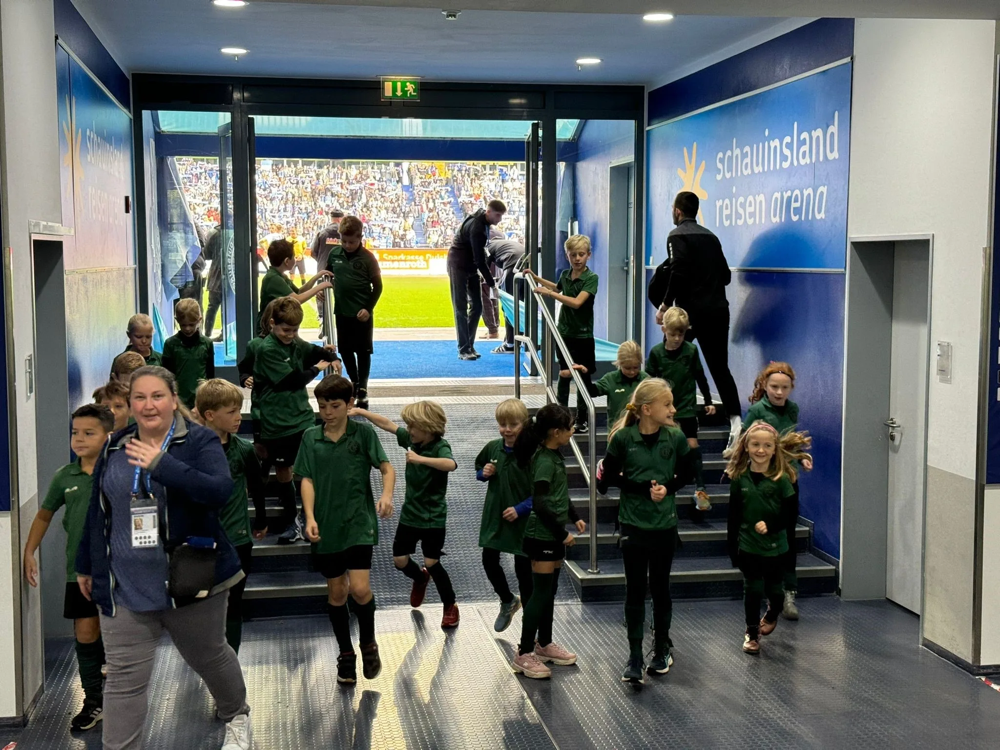Einlaufkinder beim MSV