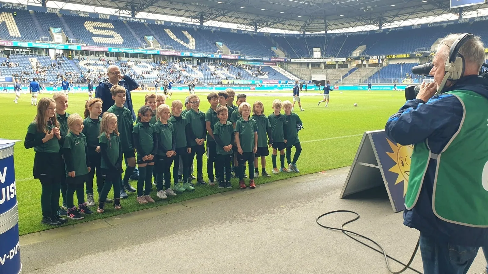Einlaufkinder beim MSV