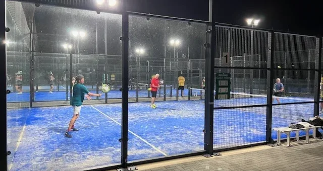 Padel Winterangebot – Platzbuchungen zu reduzierten Preisen