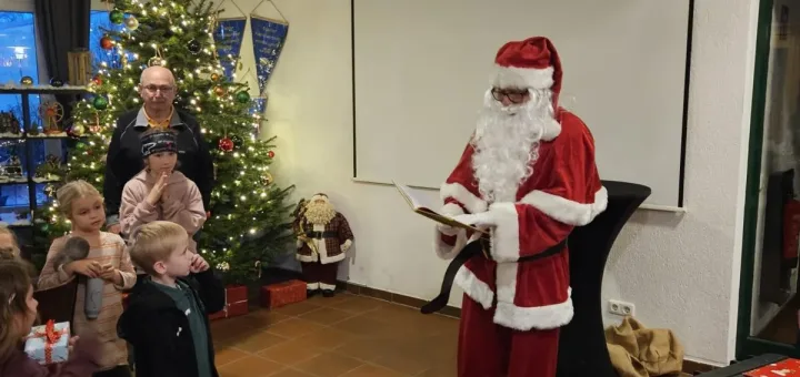 Der Nikolaus bei den Minis