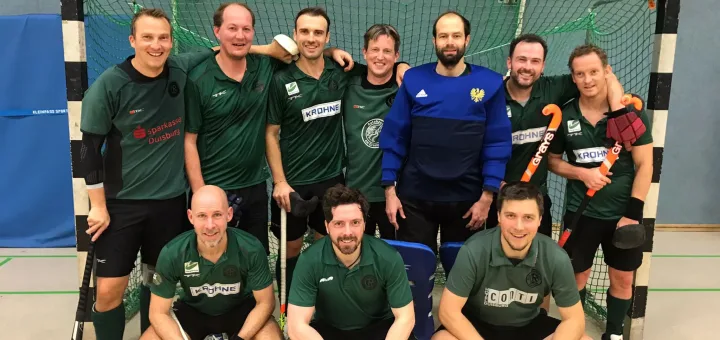 Die 4. Herren siegen gegen TV Jahn Hiesfeld – die „alten Hasen“ rocken die Halle