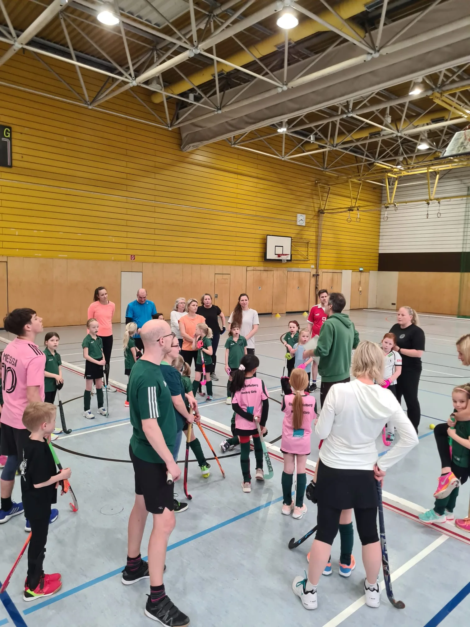wU8 mit Schwung durch die Halle