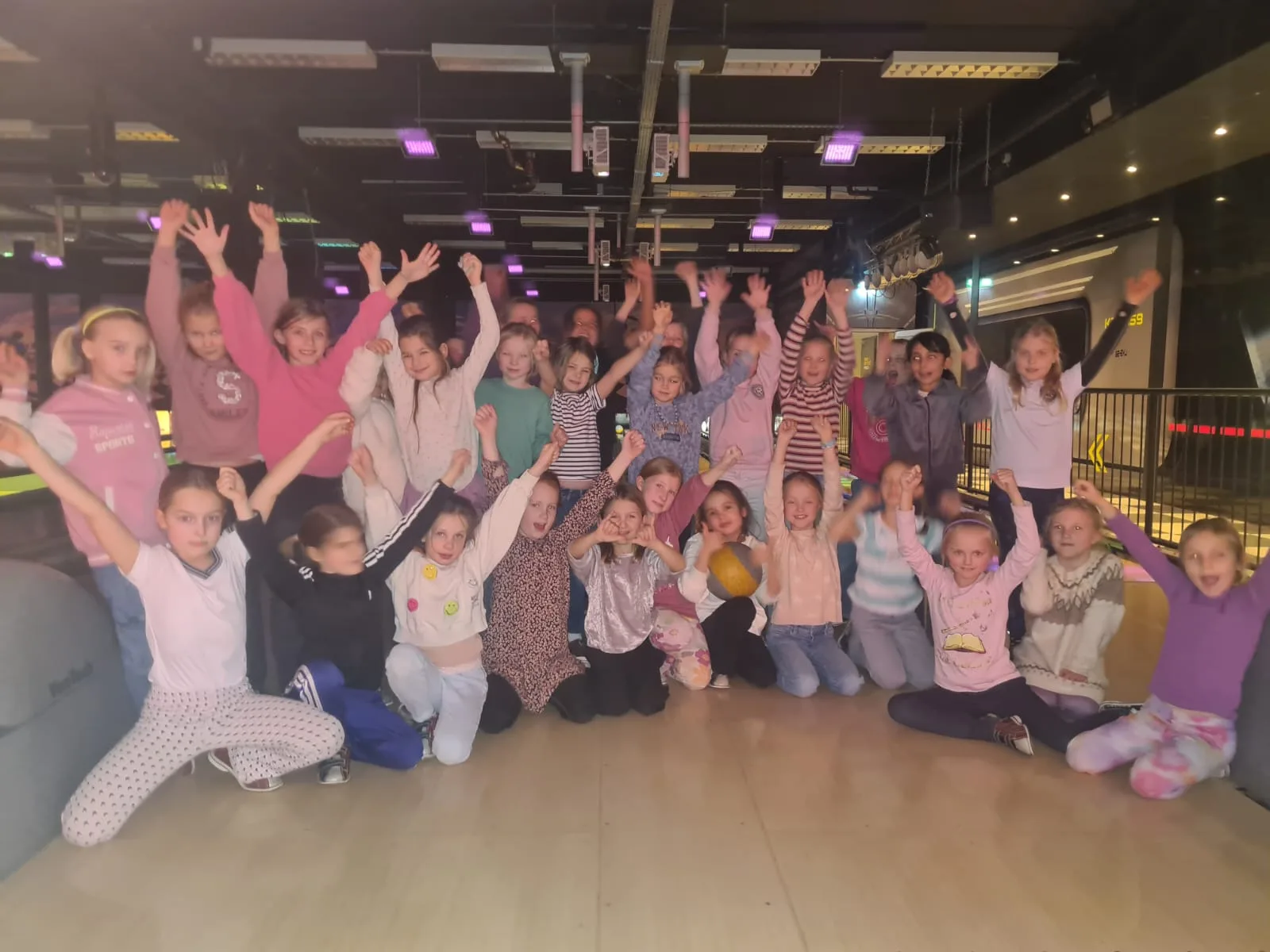 wU8 mit Schwung durch die Halle