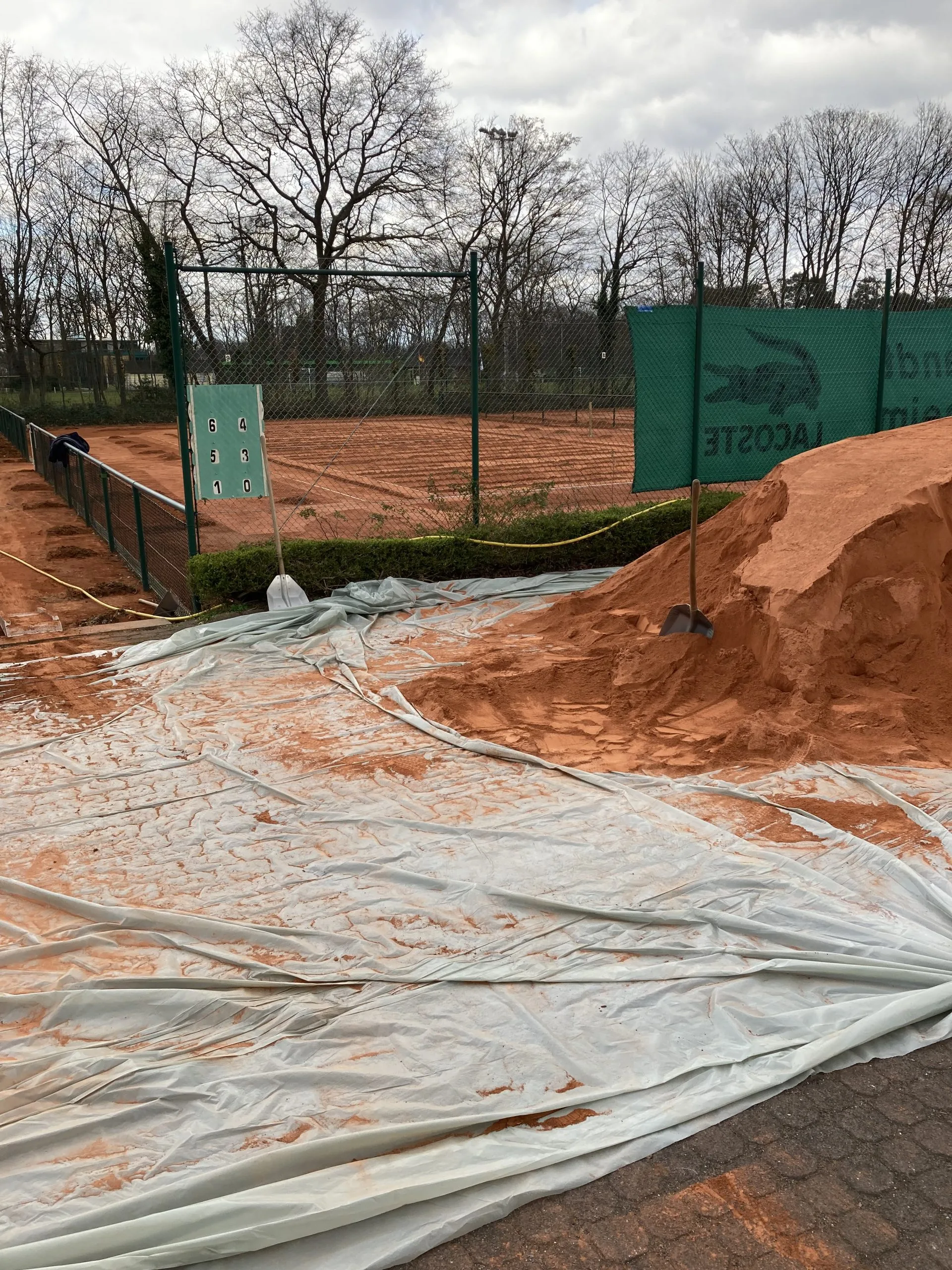Die Tennis Saison kann draußen bald starten