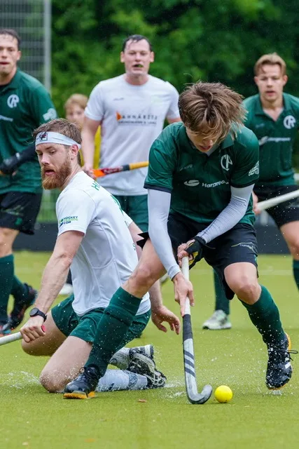 Geschafft, unsere ersten Hockey – Herren sind wieder Zweitligist
