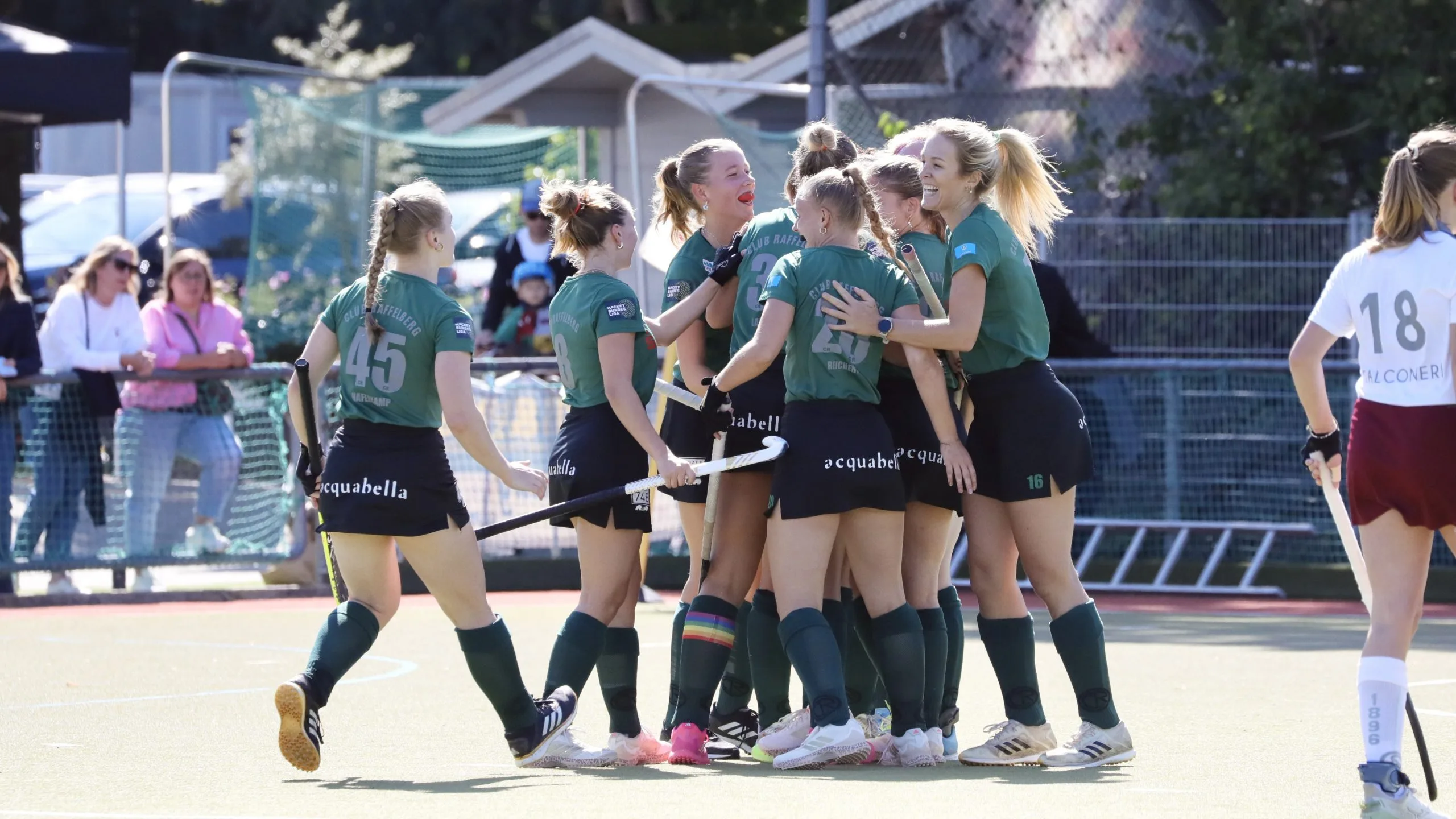 Erfolgreicher Saisonstart für die 1. Hockeydamen